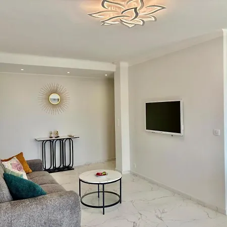 L'etoile Yourhosthelper *