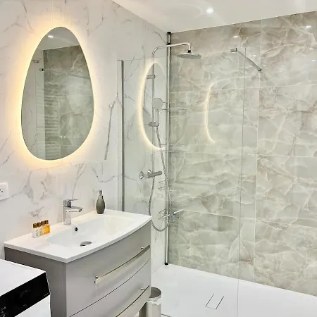 L'etoile Yourhosthelper *