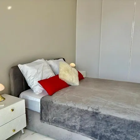 L'etoile Yourhosthelper * Антиб