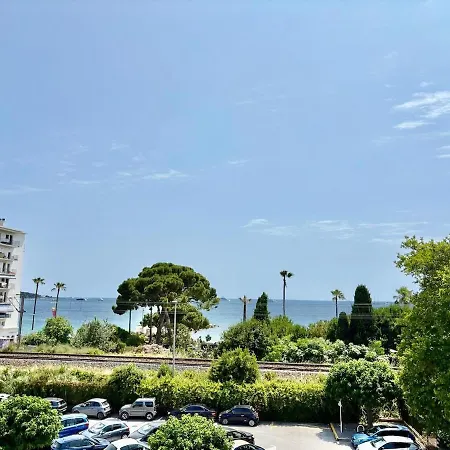 L'etoile Yourhosthelper *